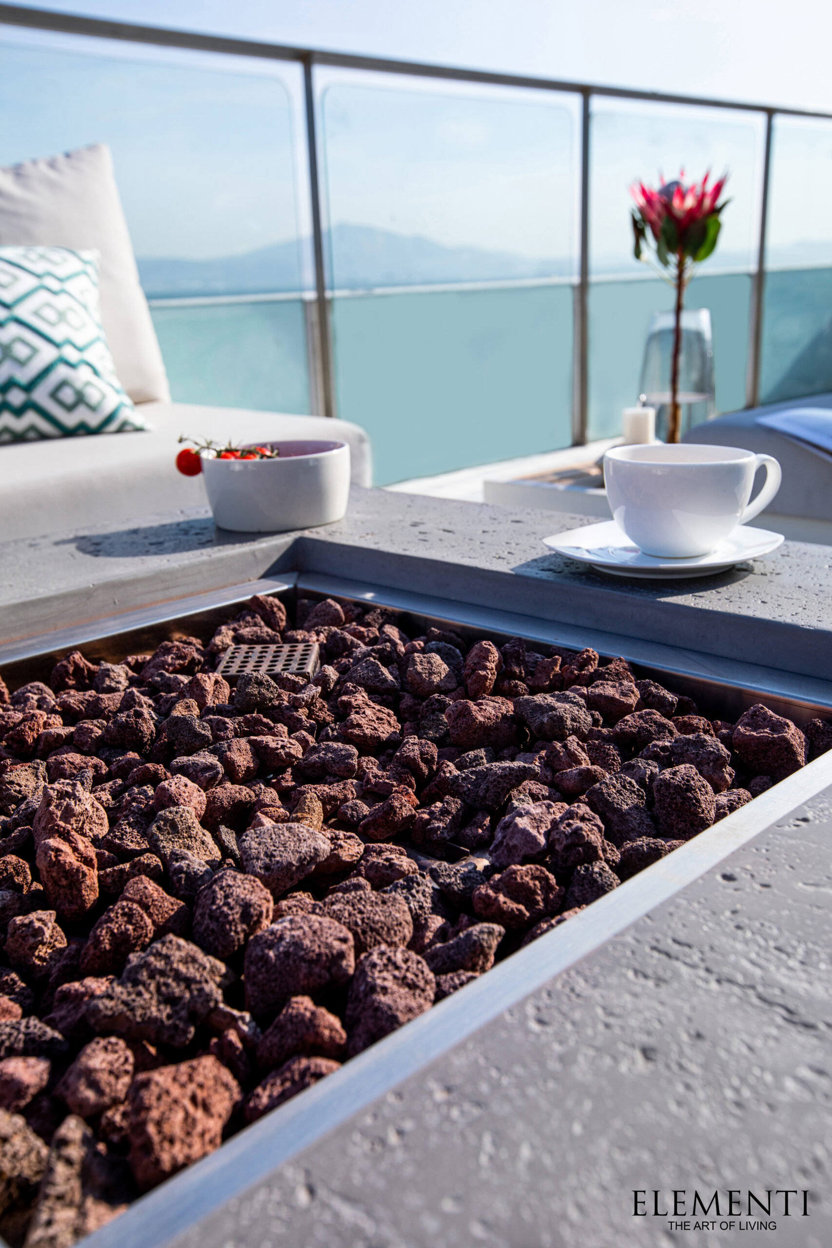 Manhattan Fire Table