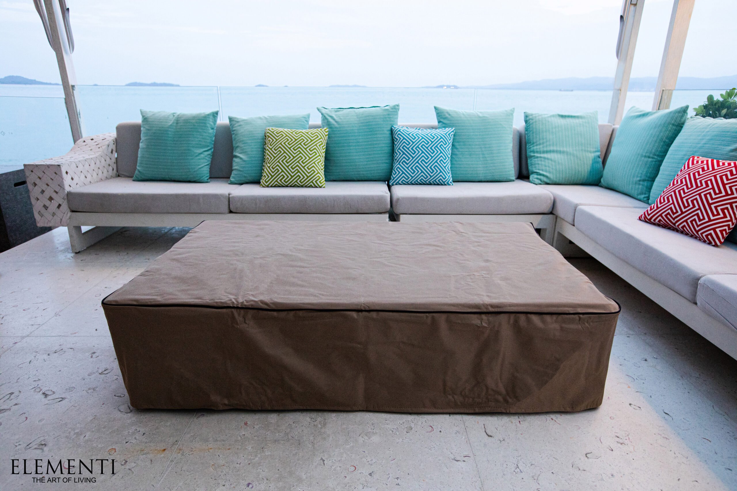 Metropolis Fire Table with Cover (1)