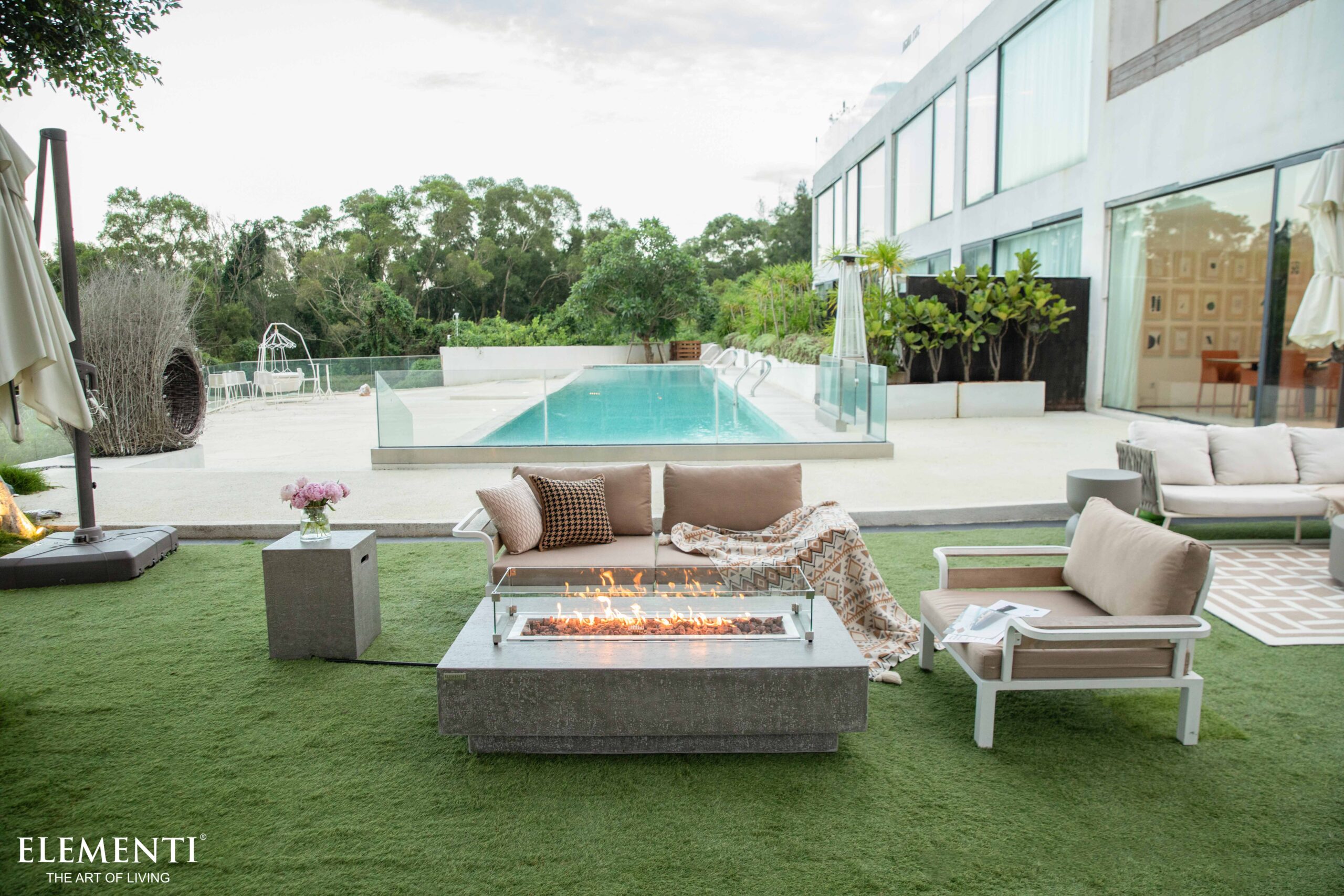 OFG139LG Hampton Hampton Fire Table with Flame Guard by Elementi (7) Table (4) Hampton Fire Table with Flame Guard by Elementi (7)