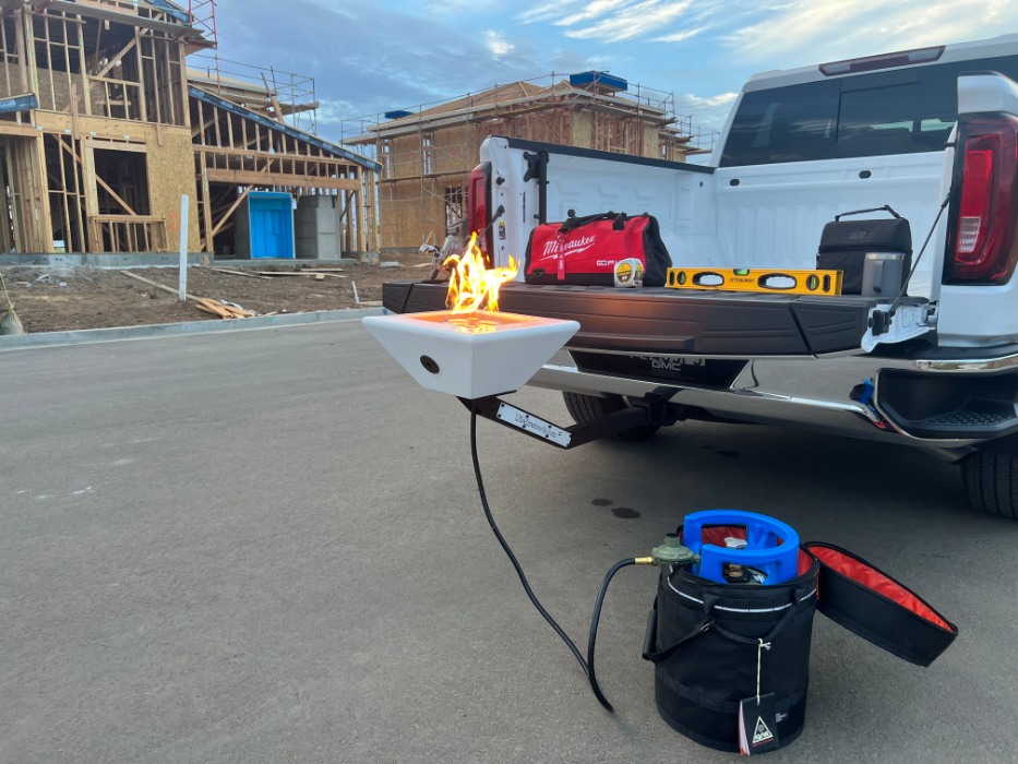 TailBlazer portable fire pit mounted on back of pickup truck- 700px TailBlazer portable fire pit mounted on back of pickup truck